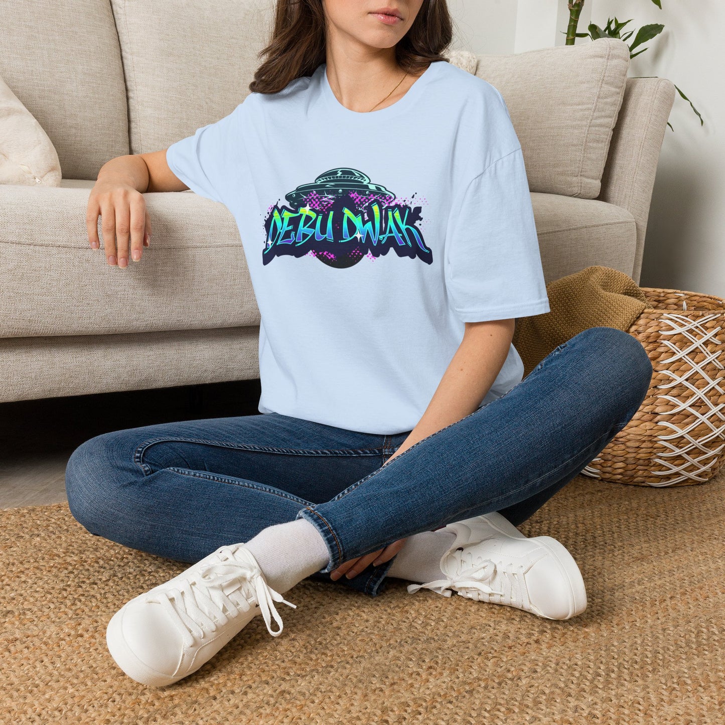 Alien Graffiti T-Shirt — "Debu Dwak" Logo UFO Streetwear Tee