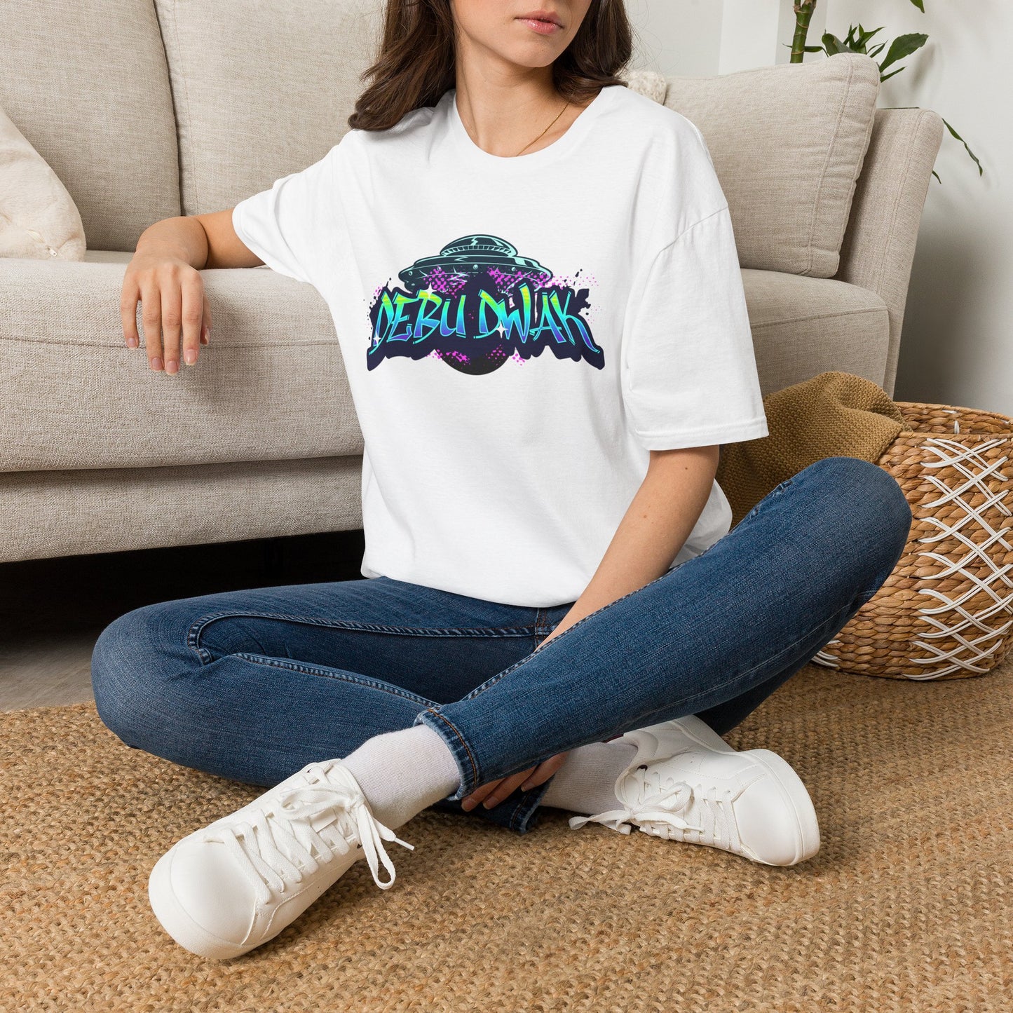 Alien Graffiti T-Shirt — "Debu Dwak" Logo UFO Streetwear Tee