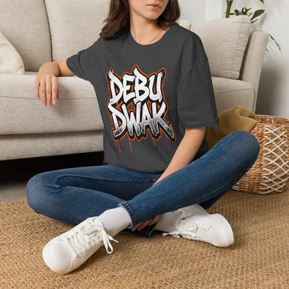 Graffiti "DEBU DWAK" Logo Graphic T-Shirt – Urban Streetwear Tee