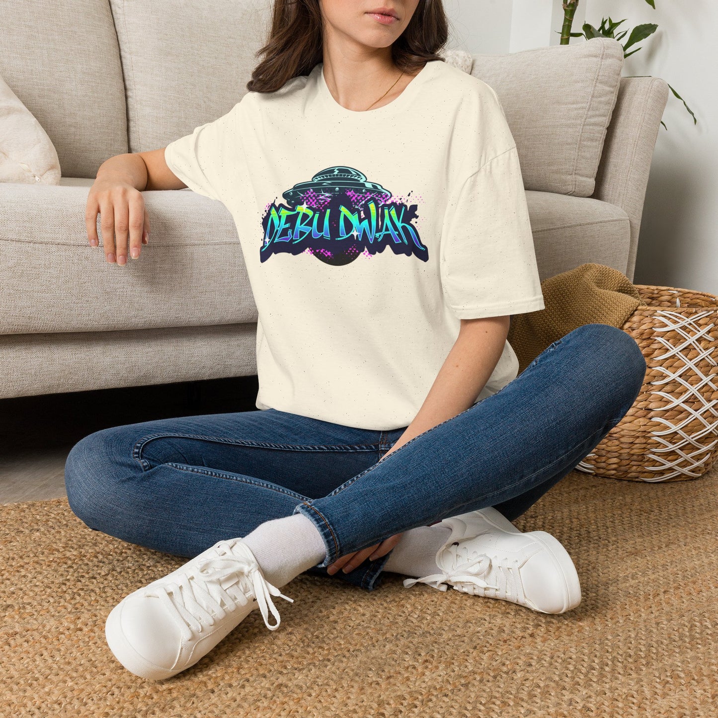 Alien Graffiti T-Shirt — "Debu Dwak" Logo UFO Streetwear Tee