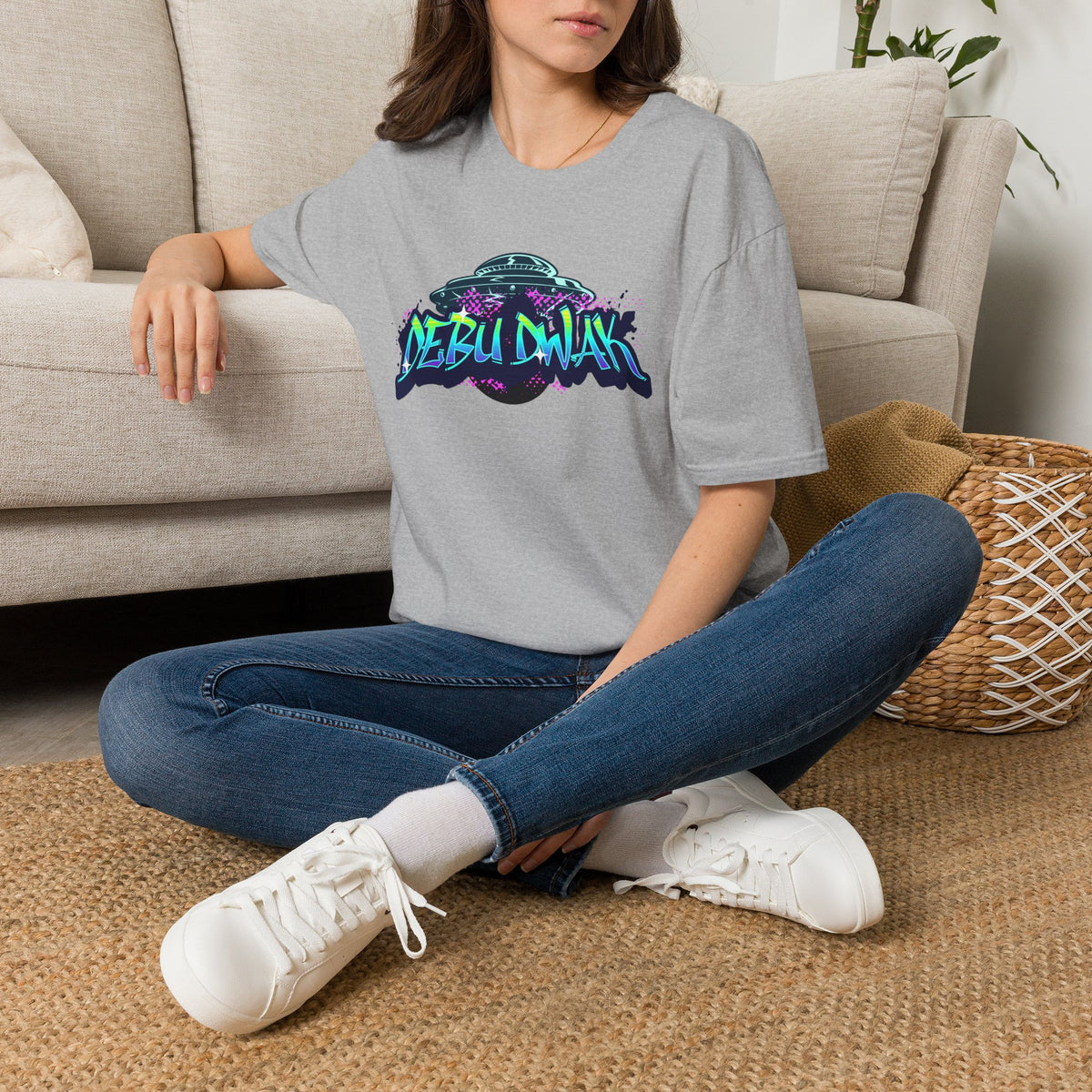 Alien Graffiti T-Shirt — "Debu Dwak" Logo UFO Streetwear Tee