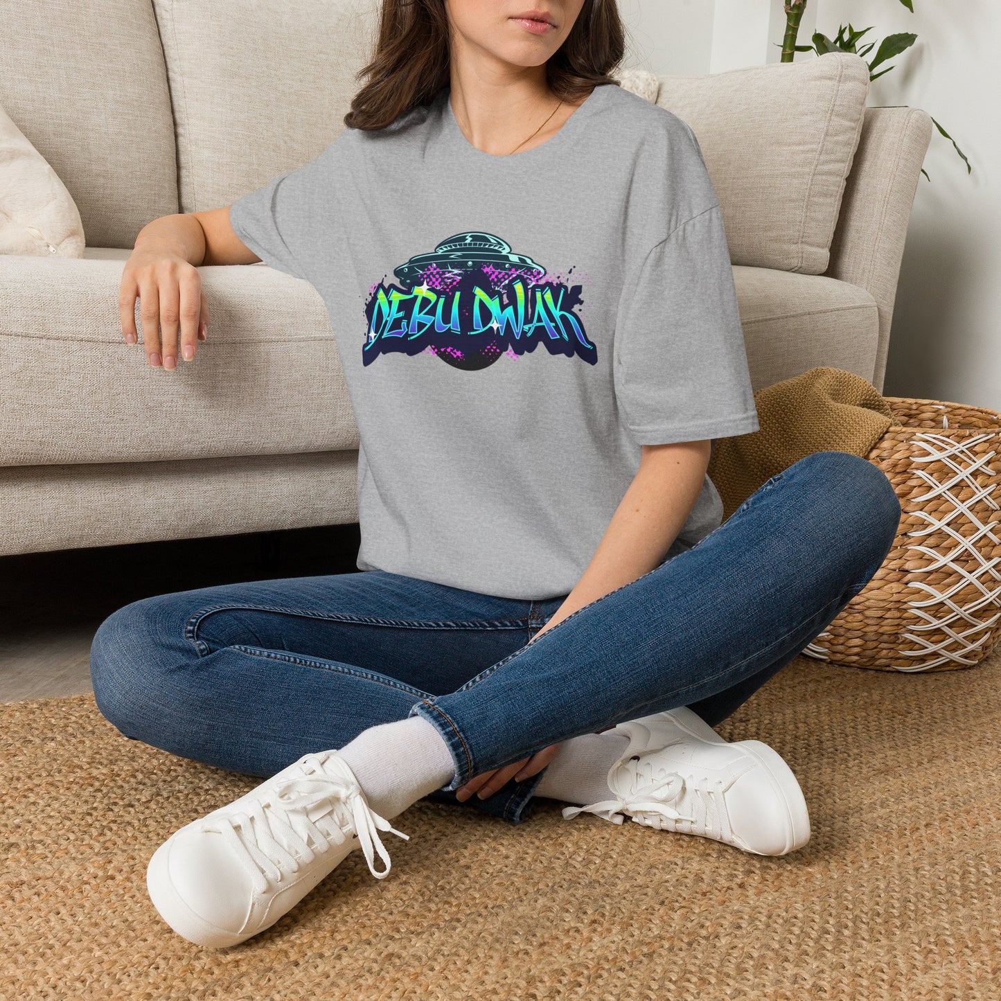 Alien Graffiti T-Shirt — "Debu Dwak" Logo UFO Streetwear Tee